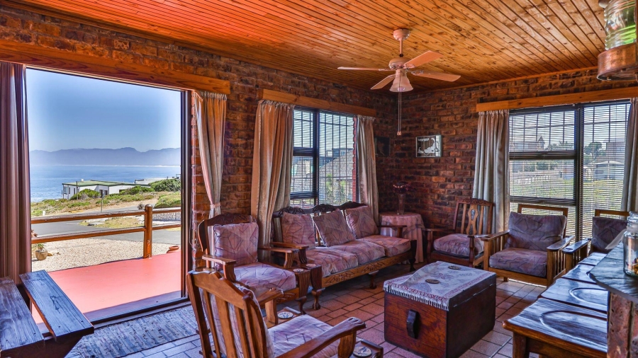 4 Bedroom Property for Sale in De Kelders Western Cape